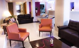 Emirates Hotel & Suítes