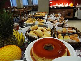 Emirates Hotel & Suítes