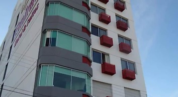 Emirates Hotel & Suítes