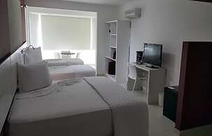 Emirates Hotel & Suítes