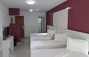 Emirates Hotel & Suítes