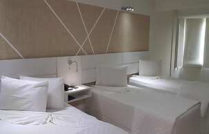 Emirates Hotel & Suítes