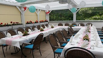 Hotel & Restaurant Park Cafe ISA
