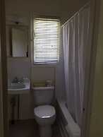 Colonial Bay Motel and Cottages