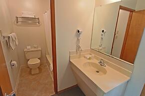 Colonial Bay Motel and Cottages