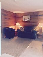 Colonial Bay Motel and Cottages