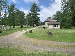 Colonial Bay Motel and Cottages