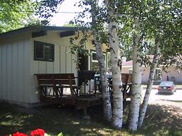 Colonial Bay Motel and Cottages