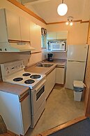 Colonial Bay Motel and Cottages