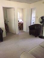 Colonial Bay Motel and Cottages