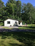 Colonial Bay Motel and Cottages