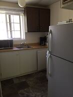 Colonial Bay Motel and Cottages