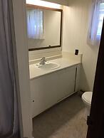 Colonial Bay Motel and Cottages