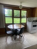 Colonial Bay Motel and Cottages