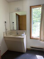 Colonial Bay Motel and Cottages