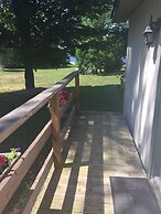 Colonial Bay Motel and Cottages