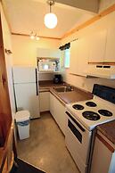 Colonial Bay Motel and Cottages