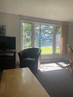 Colonial Bay Motel and Cottages