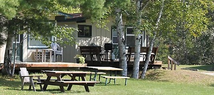Colonial Bay Motel and Cottages