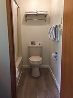 Colonial Bay Motel and Cottages