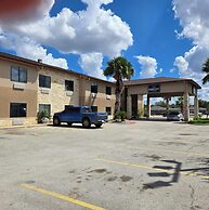 Karnes City Lodge