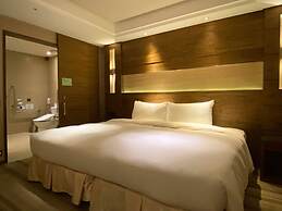 Green World Taipei Station