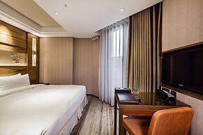 Green World Taipei Station