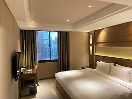 Green World Taipei Station