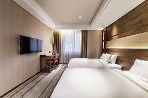 Green World Taipei Station