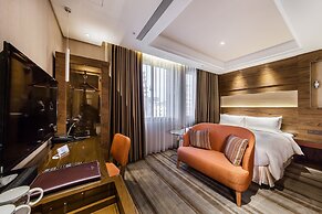 Green World Taipei Station