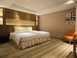 Green World Taipei Station