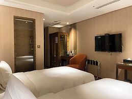 Green World Taipei Station