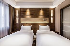 Green World Taipei Station