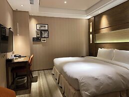 Green World Taipei Station