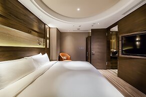 Green World Taipei Station