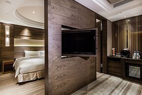 Green World Taipei Station