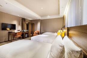 Green World Taipei Station