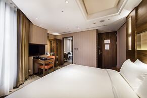 Green World Taipei Station