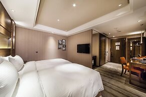 Green World Taipei Station