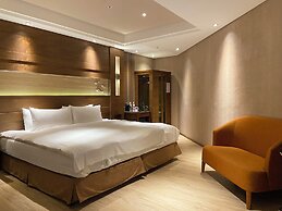 Green World Taipei Station