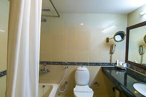 Golf View Hotel & Suites