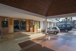 Golf View Hotel & Suites