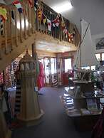 Coho Motel and Suites