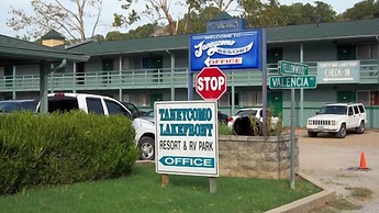 Taneycomo Lakefront Resort