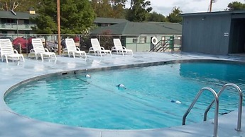 Taneycomo Lakefront Resort