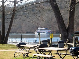 Taneycomo Lakefront Resort