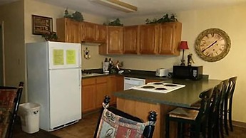 Taneycomo Lakefront Resort