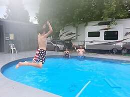 Taneycomo Lakefront Resort