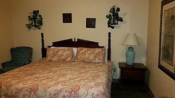 Taneycomo Lakefront Resort