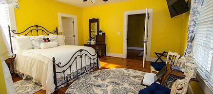 Bama Bed & Breakfast Campus